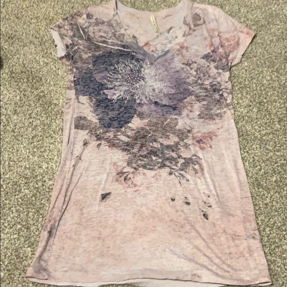 Woman’s Stretchy Vneck